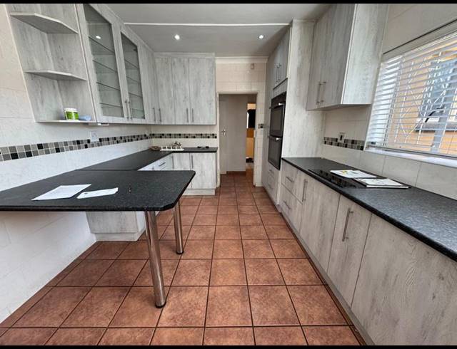 4 BEDROOM HOUSE FOR SALE IN BIRCHLEIGH